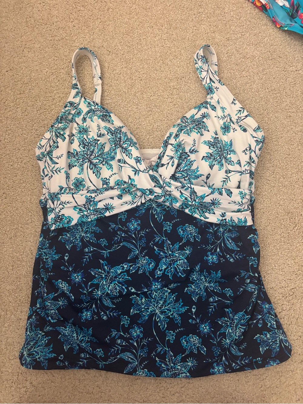 Women’s lands end wrap underwire tankini swim Top size 12 blue floral.